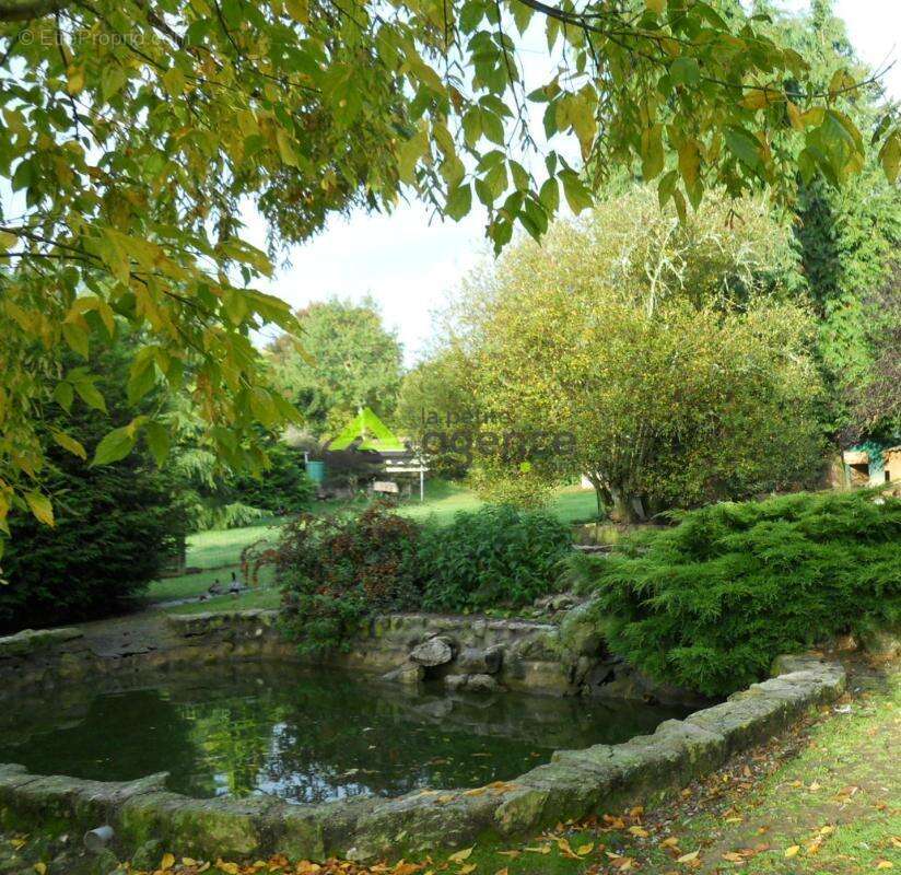 Maison à SAINT-YRIEIX-LA-MONTAGNE