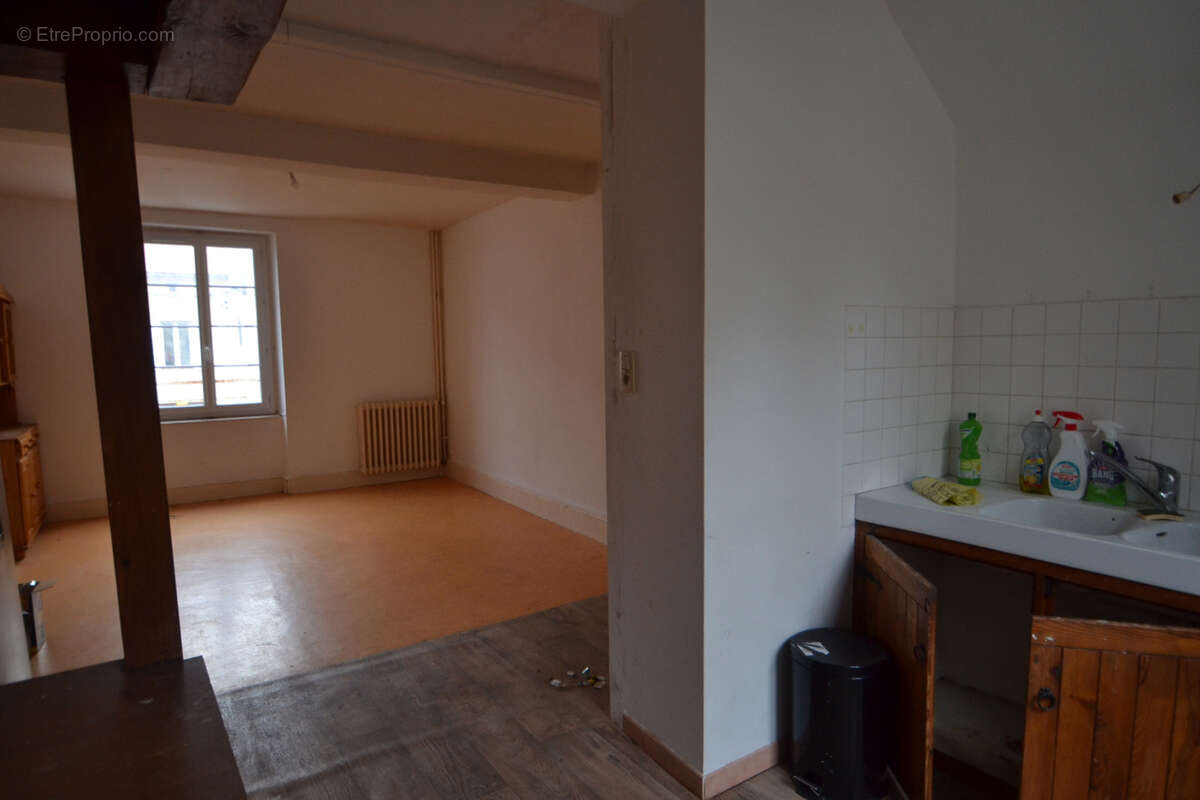 GANNAT Centre, ensemble immobilier Un local + 1 F4 - photo 9