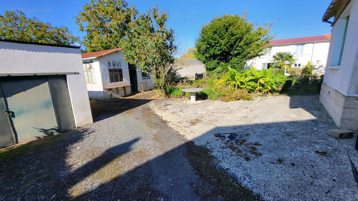 Maison à CEAUX-EN-COUHE