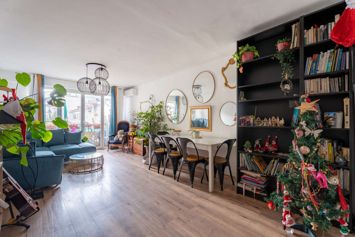 Appartement à MARSEILLE-4E