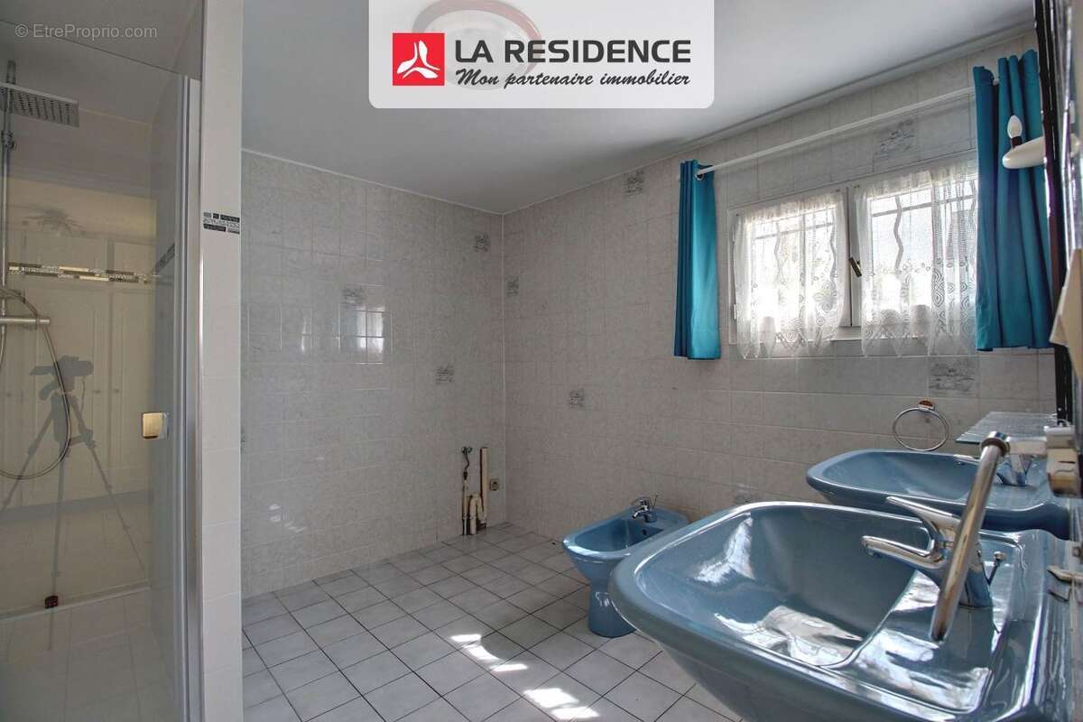 Maison 122 m² à Saint-Etienne-Du-Rouvray  - photo 7