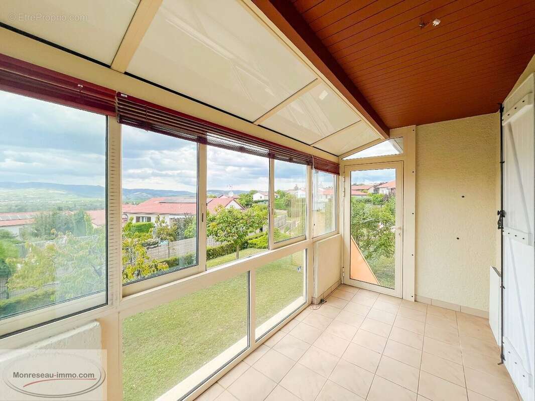 Maison à CHARNAY-LES-MACON