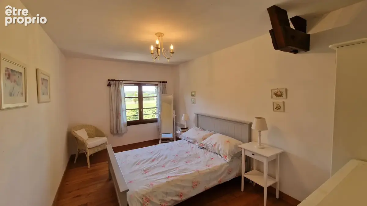 MORBIHAN Charmante maison de campagne de 4 chambres, 2 salles de bains, grand jardin, terrasse, parking - photo 12