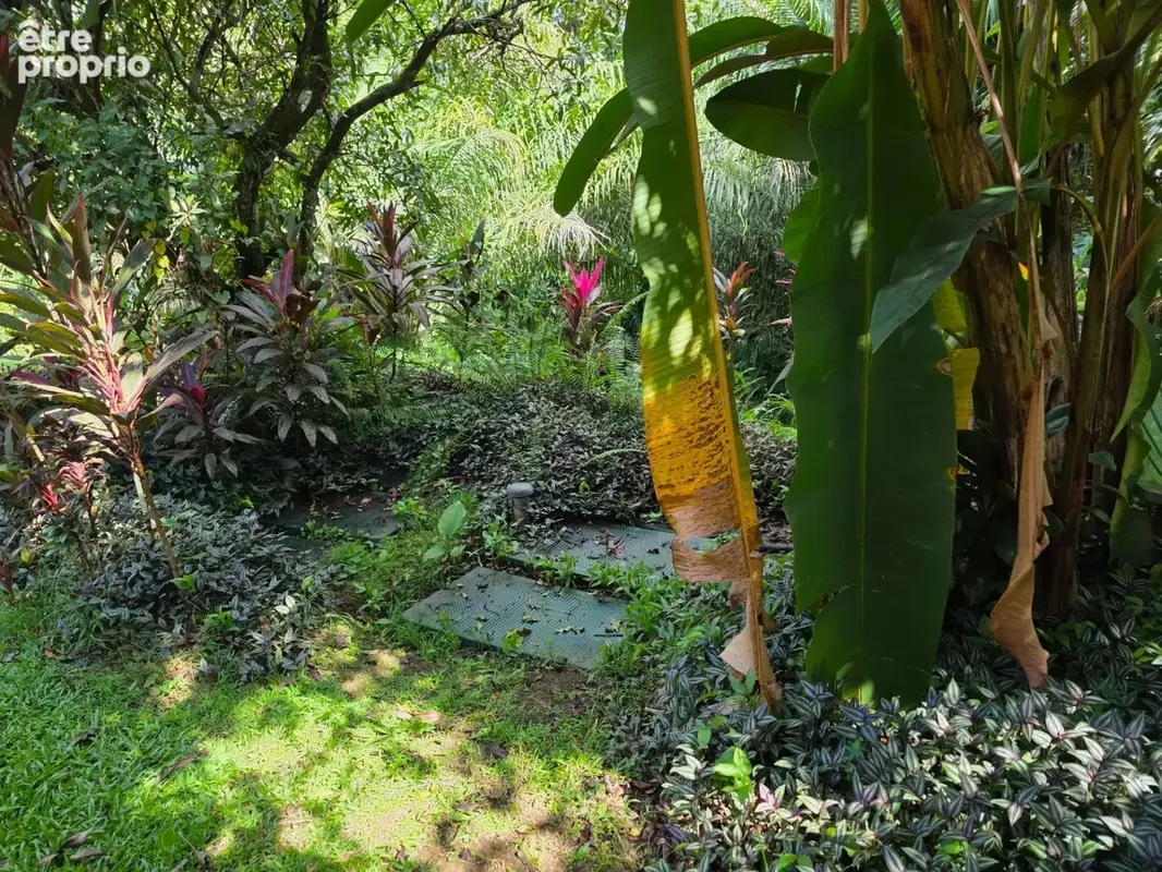 Villa 5 chambres + 2 F2 indépendants sur plus de 2400 m² de terrain - photo 6