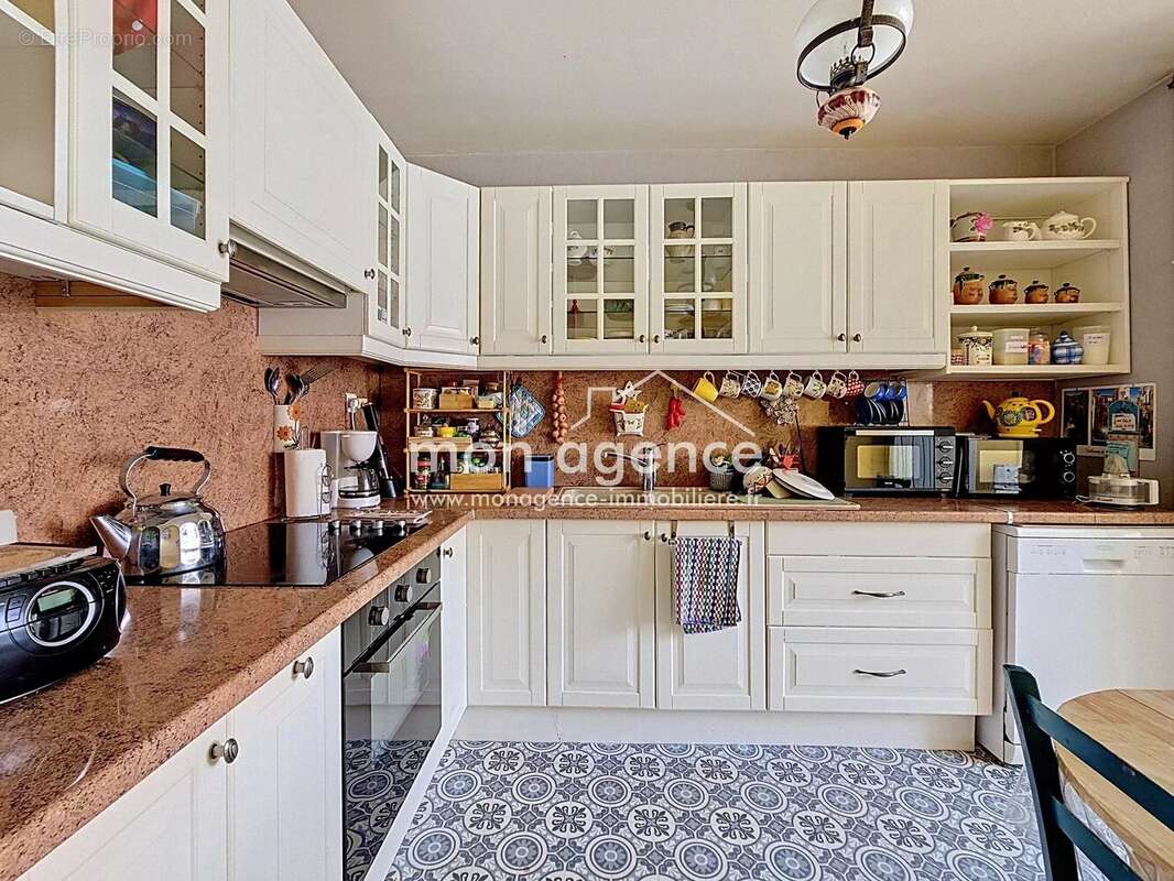 Le Petit-Quevilly (76140) - Appartement familial 96 m² – 3 chambres – Beau potentiel – Balcon, Parking privé et cave. - photo 10