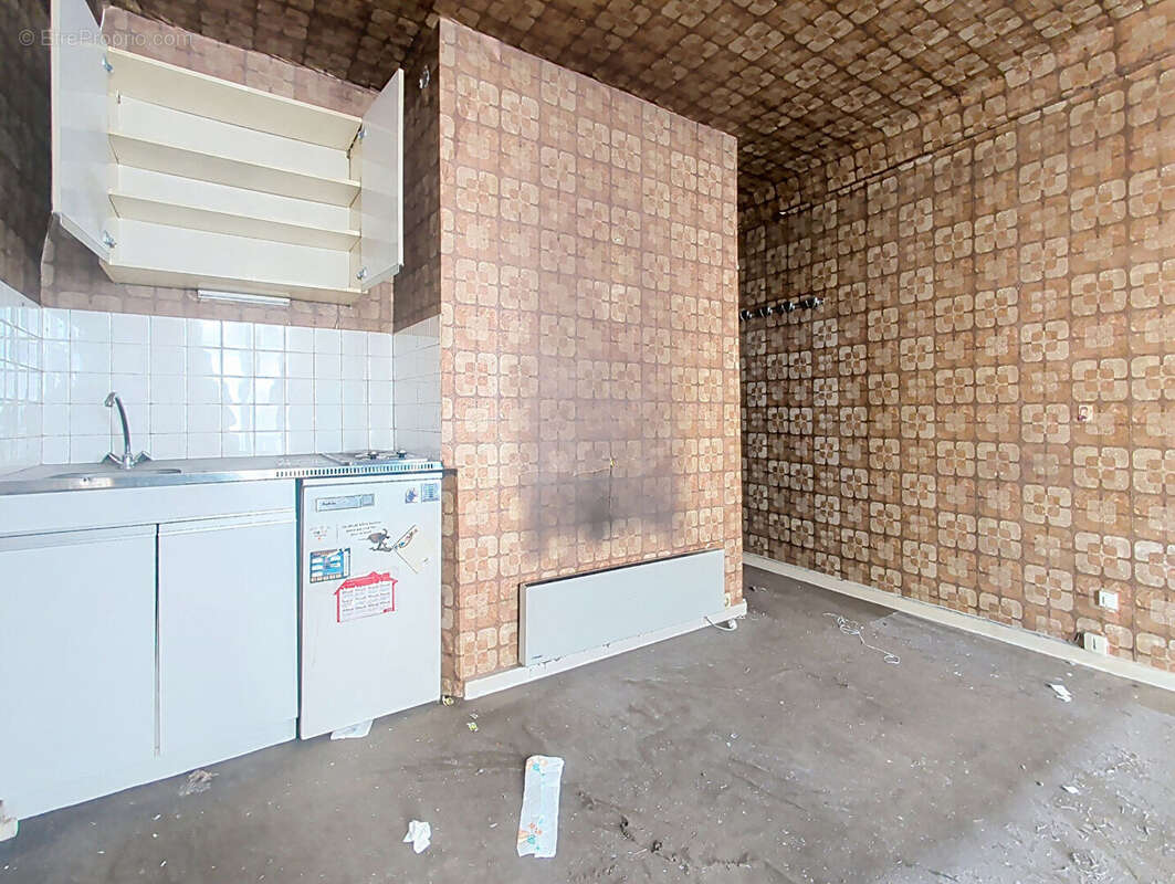 Paris 2eme Rue Saint-Denis -  Studio à fort potentiel à rénover - photo 6