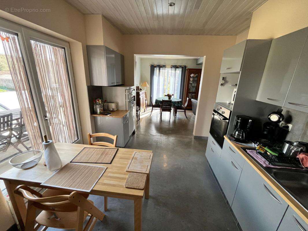 Maison à SAINT-PAUL-LE-JEUNE