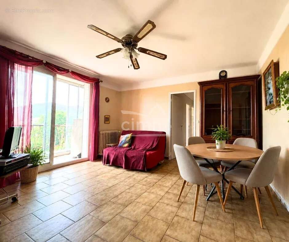 Appartement T5 avec balcon à Sisteron - photo 2