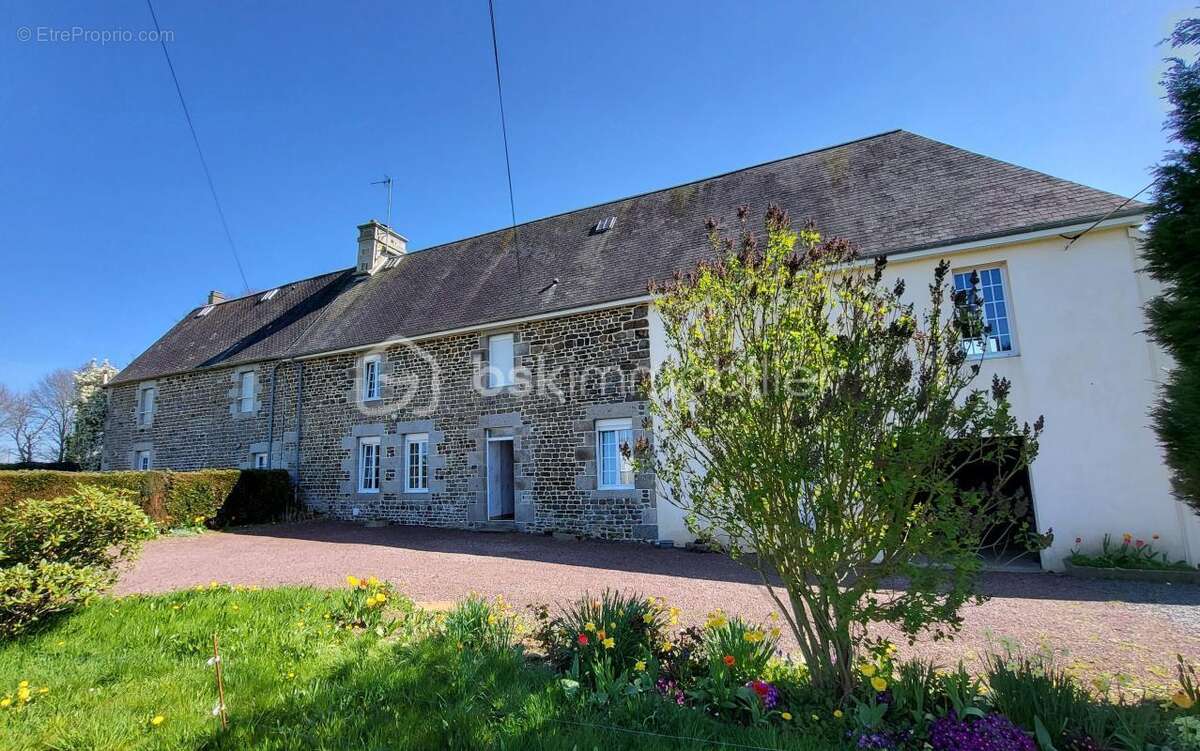 Appartement à LANDELLES-ET-COUPIGNY