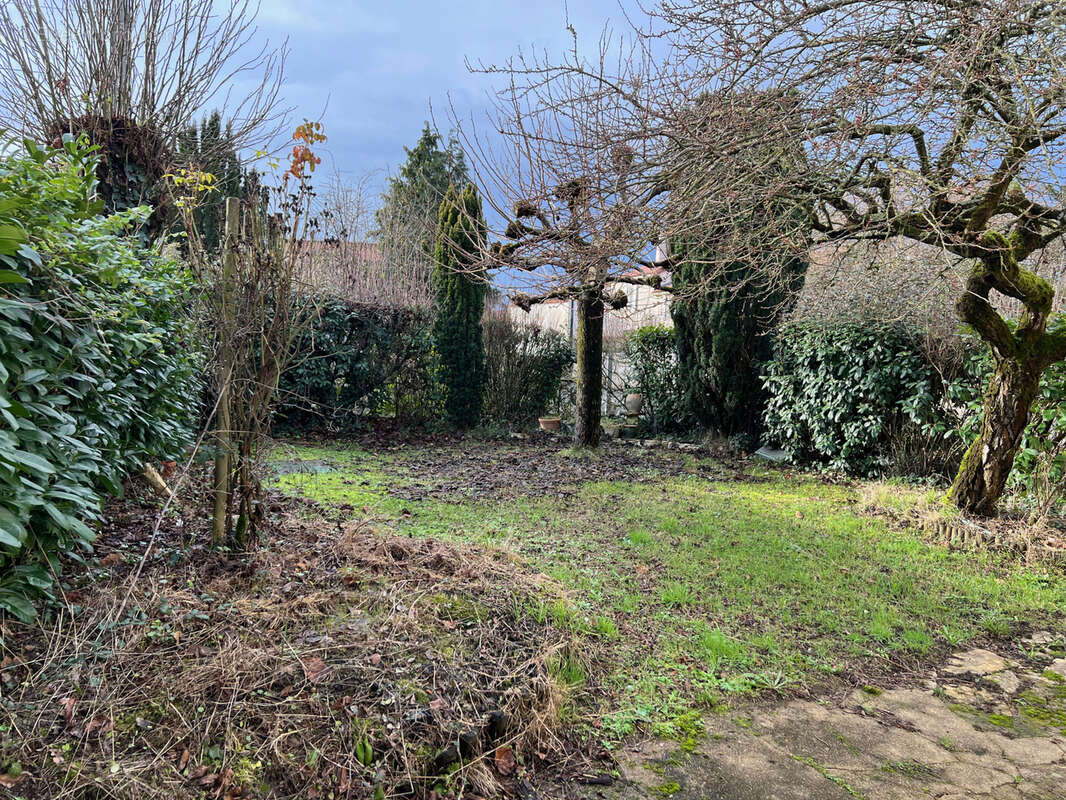 Maison à LA CHAPELLE-THEMER