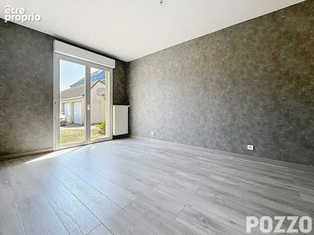 A Vendre - Vire Normandie - Maison 6 pièce(s) 119.5 m² - Vie de plain pied - Centre ville - photo 7
