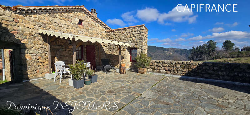 Ardèche, ensemble charmant de 2 maisons en pierres, avec terrasses, caves voutées et terrains attenants - photo 5