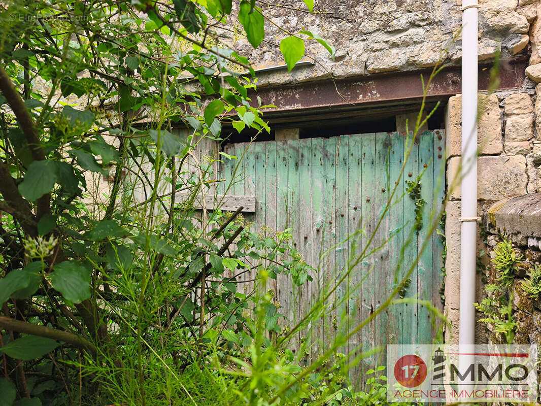 Maison de charme Thaire 3 pièce(s) 80 m2 - photo 10