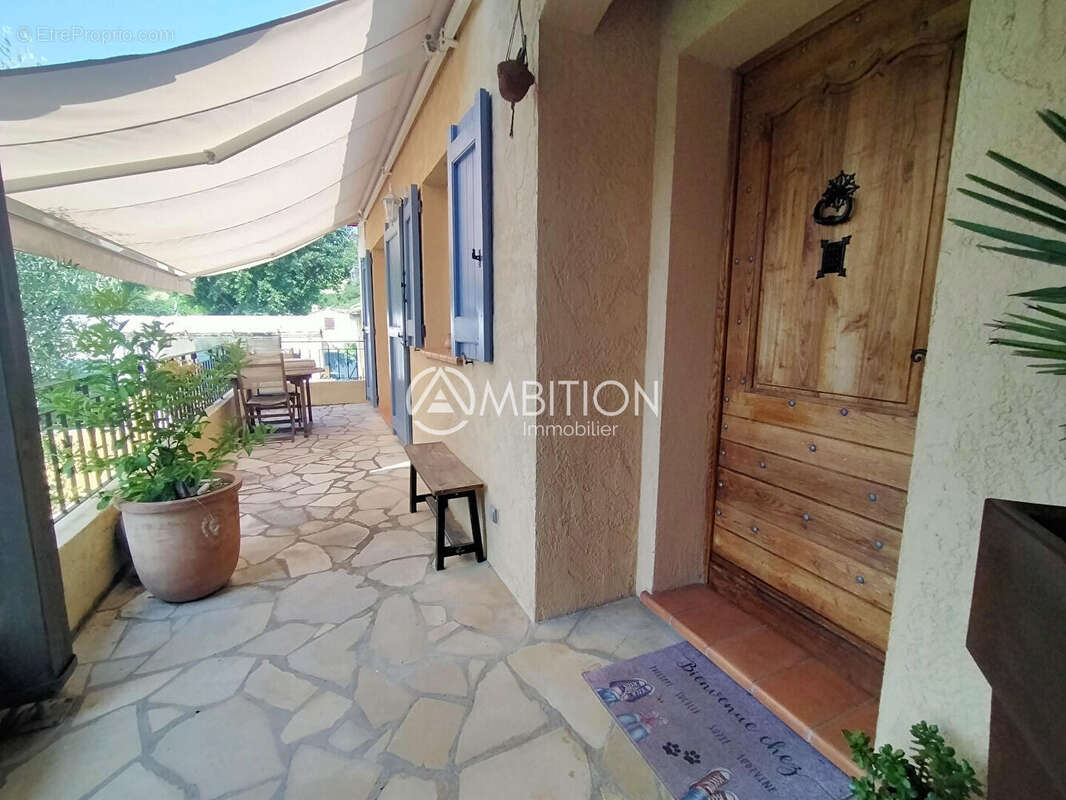 Maison à PEYMEINADE