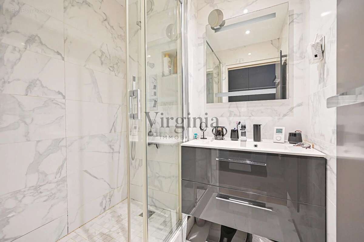 Appartement à CHARENTON-LE-PONT