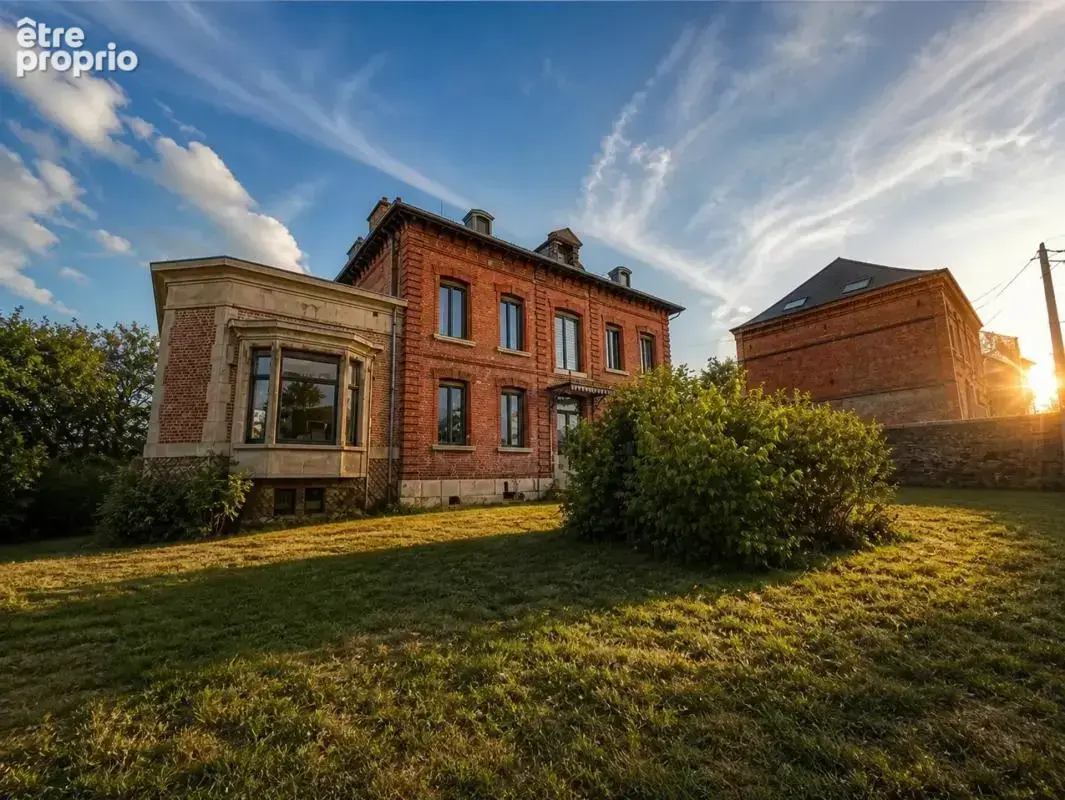 Maison de maître de 11 pièces de 350 m² à Fourmies - photo 2
