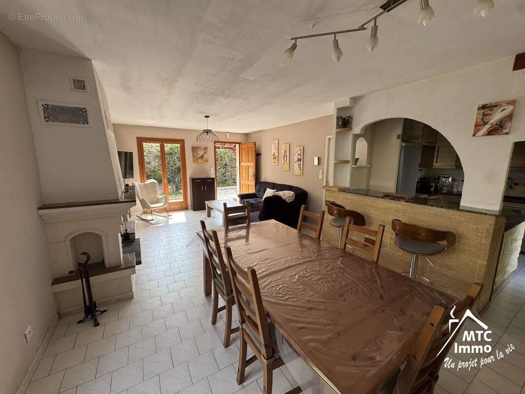 Maison à CHARVIEU-CHAVAGNEUX