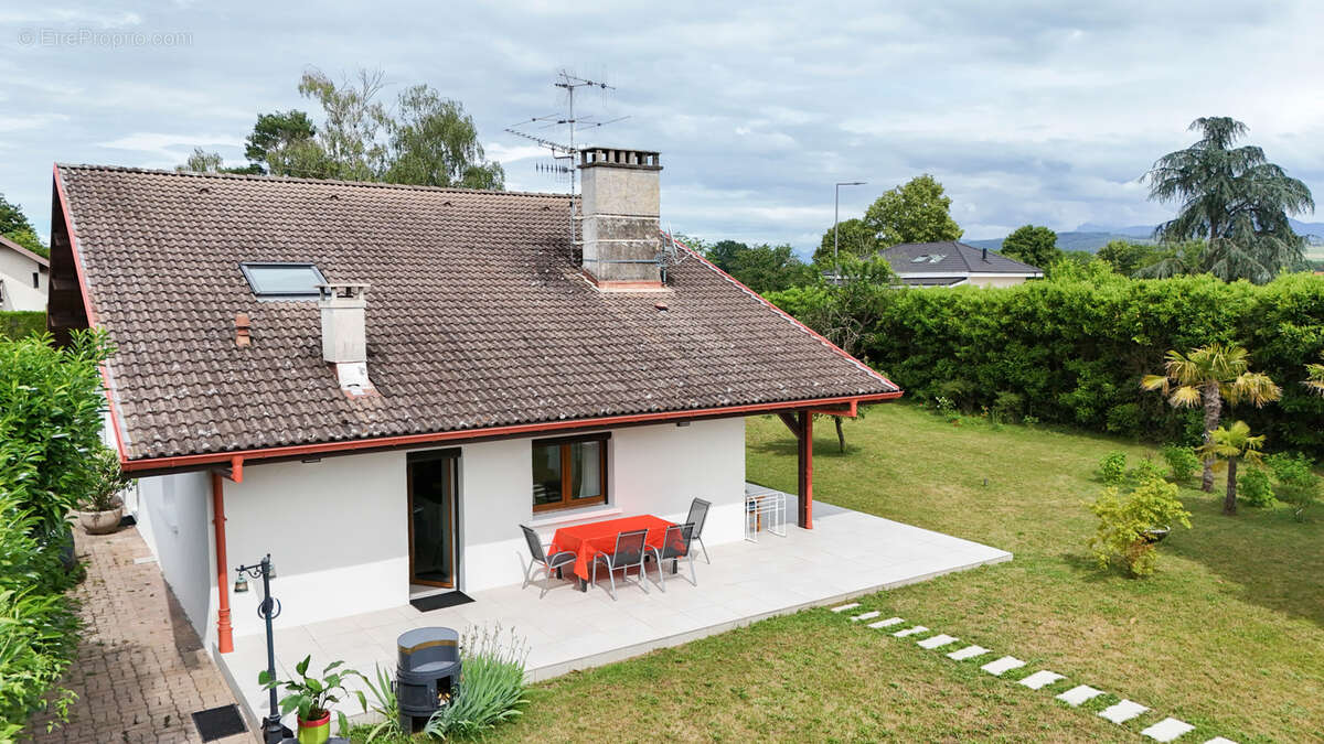 Maison individuelle 8 pièces dont T3, entièrement rénovée à lagraie - photo 12