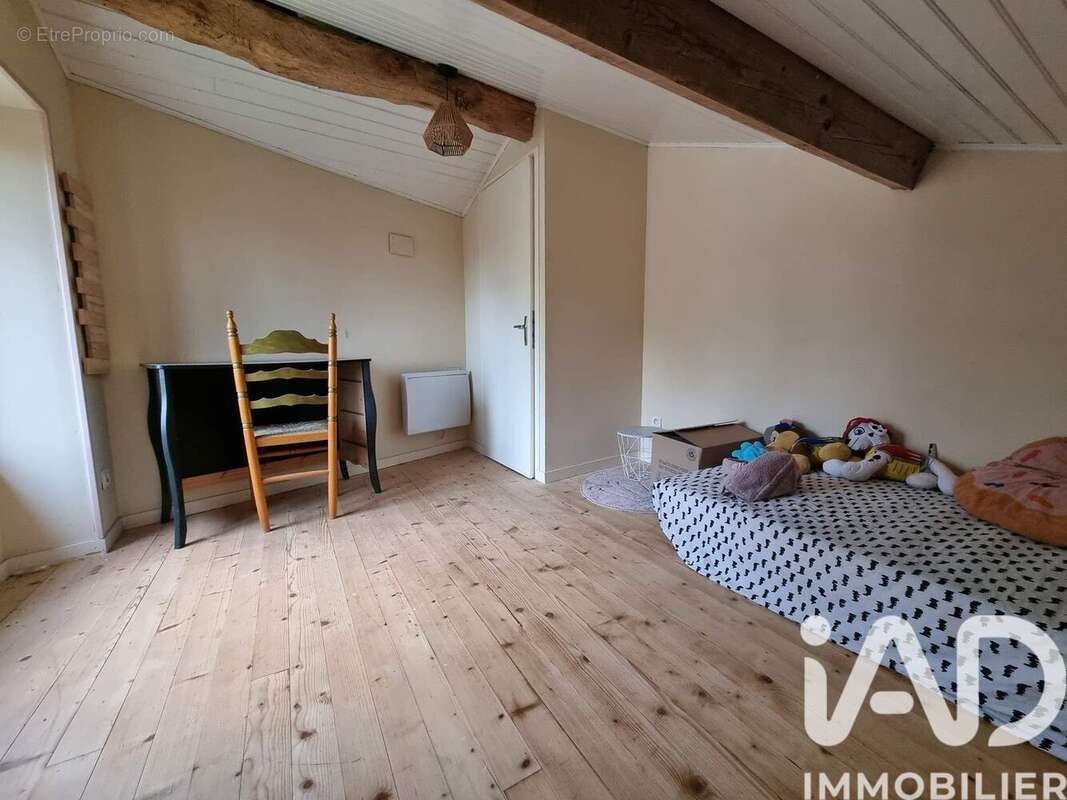 Maison 110 m² à Saint-Loup-Lamaire  - photo 6