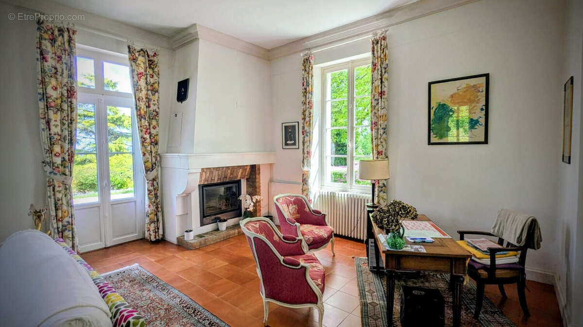 Maison à LAYRAC