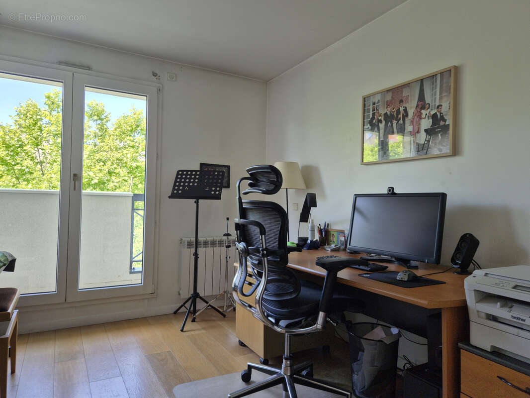 Appartement à LA GARENNE-COLOMBES