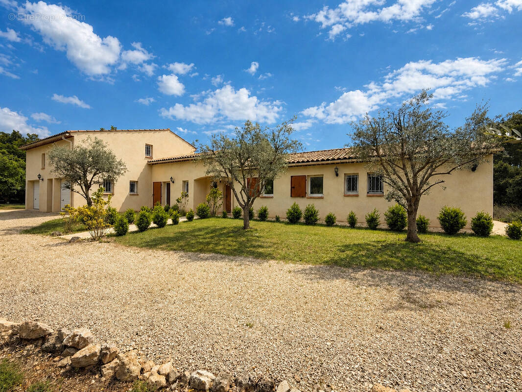 Maison à REGUSSE