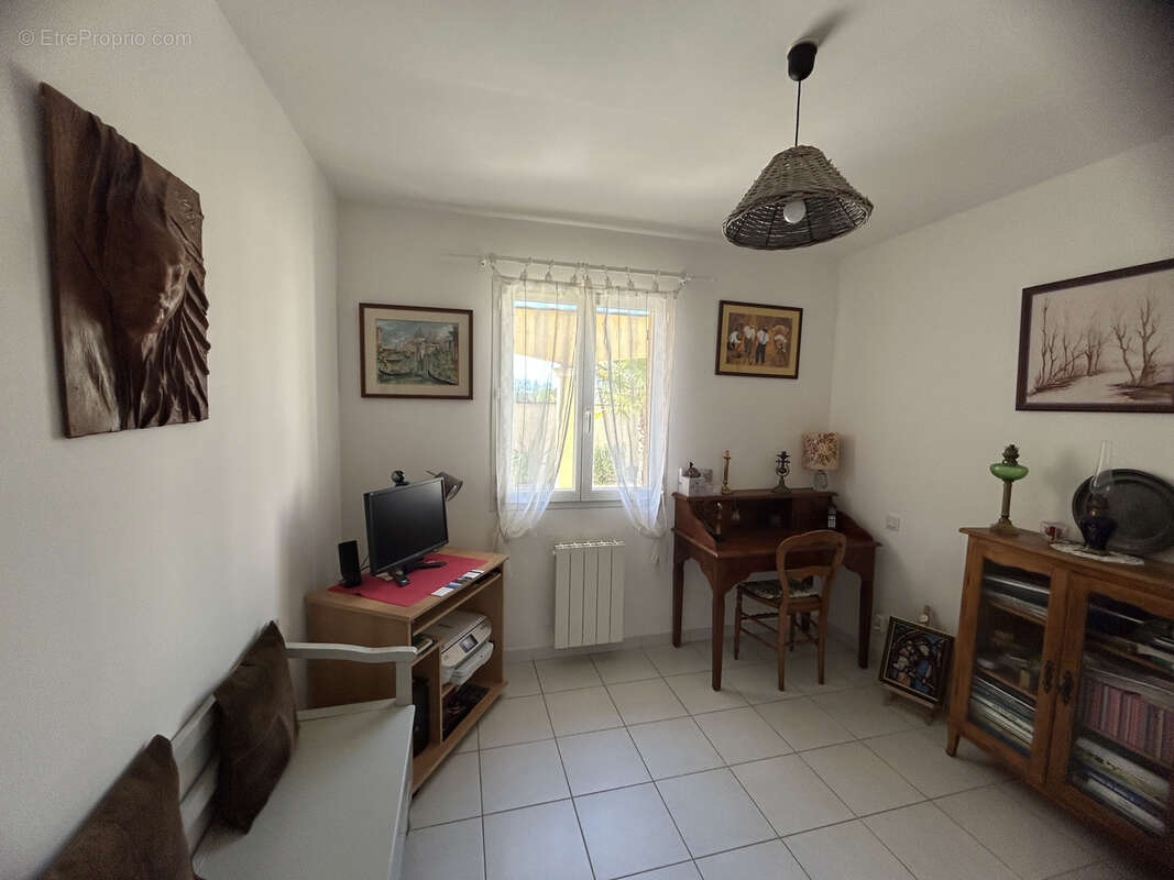 Maison à SAINT-QUENTIN-LA-POTERIE