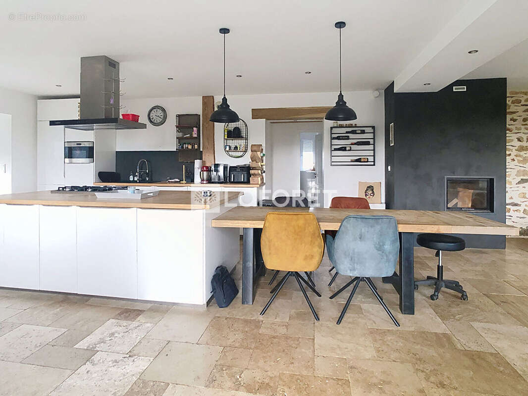 Maison à MAURE-DE-BRETAGNE