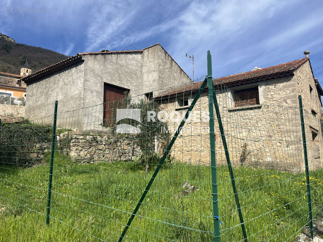 Maison à COLOMBIERES-SUR-ORB