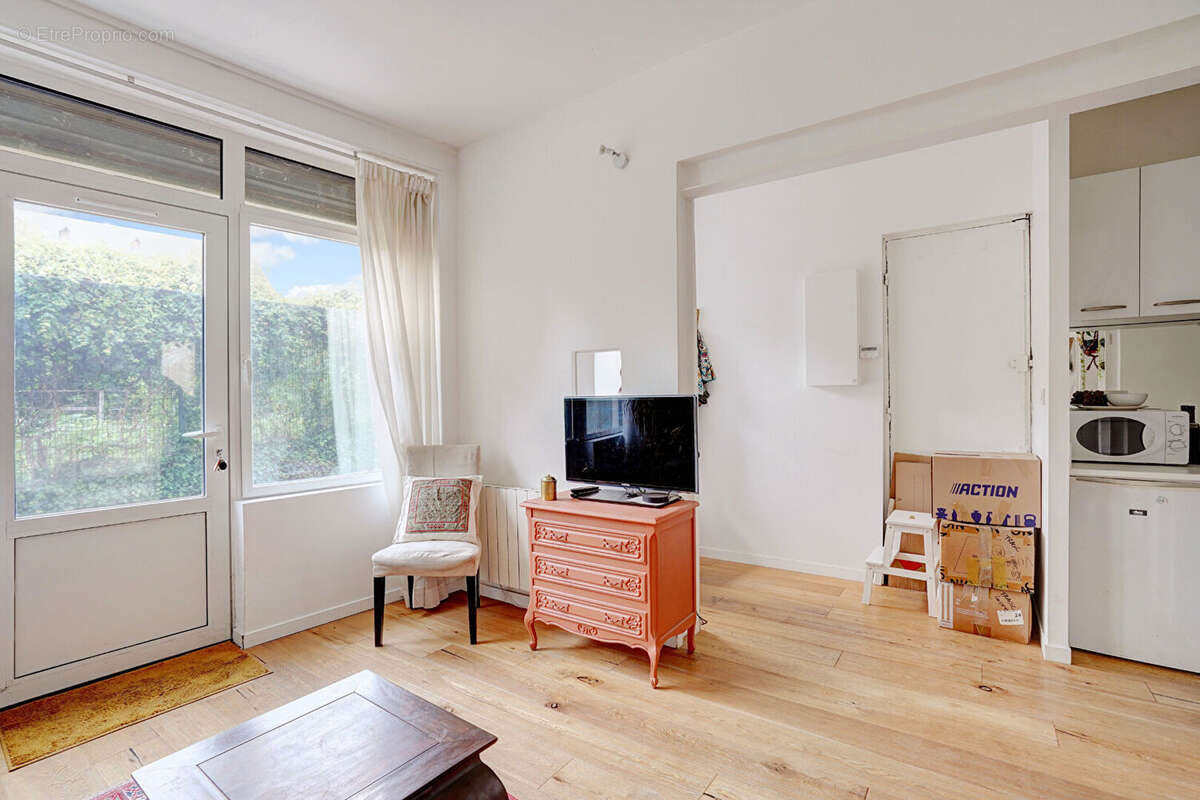 Appartement à PARIS-11E