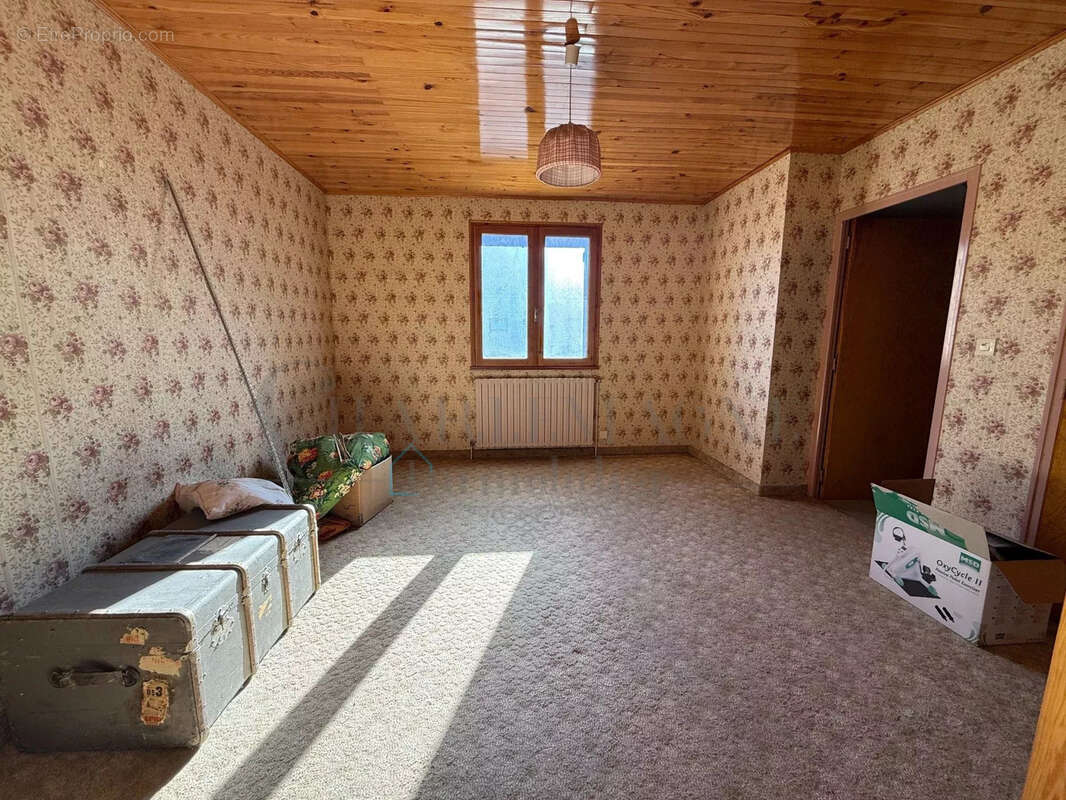 Maison à LA SALLE-LES-ALPES