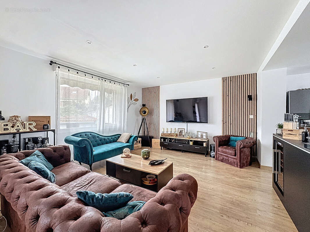 Maison à PARAY-VIEILLE-POSTE