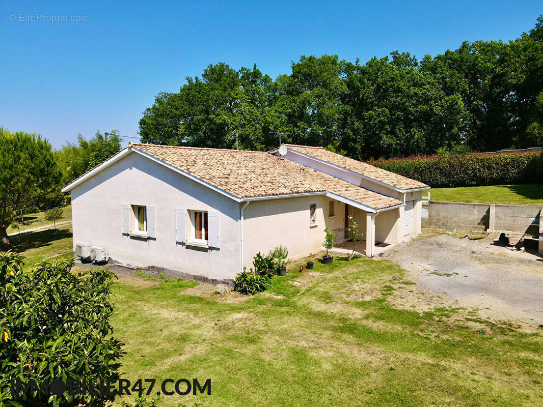 Maison à SAINT-HILAIRE-DE-LUSIGNAN