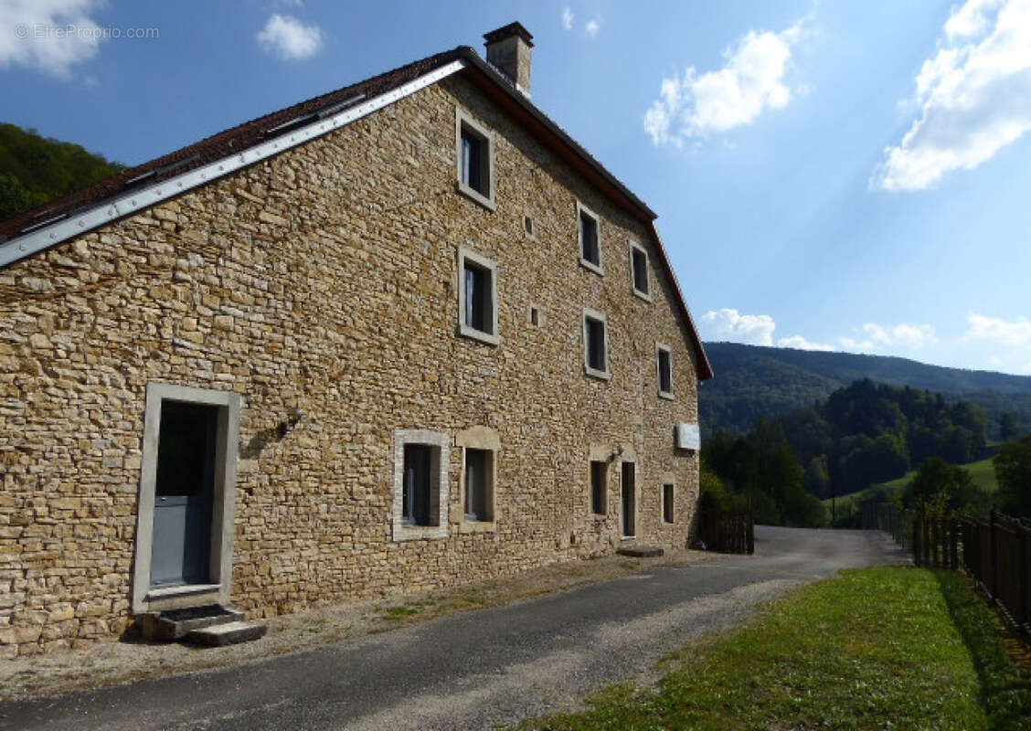 Commerce à SOULCE-CERNAY