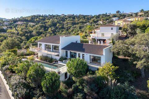 Maison à LES ADRETS-DE-L&#039;ESTEREL