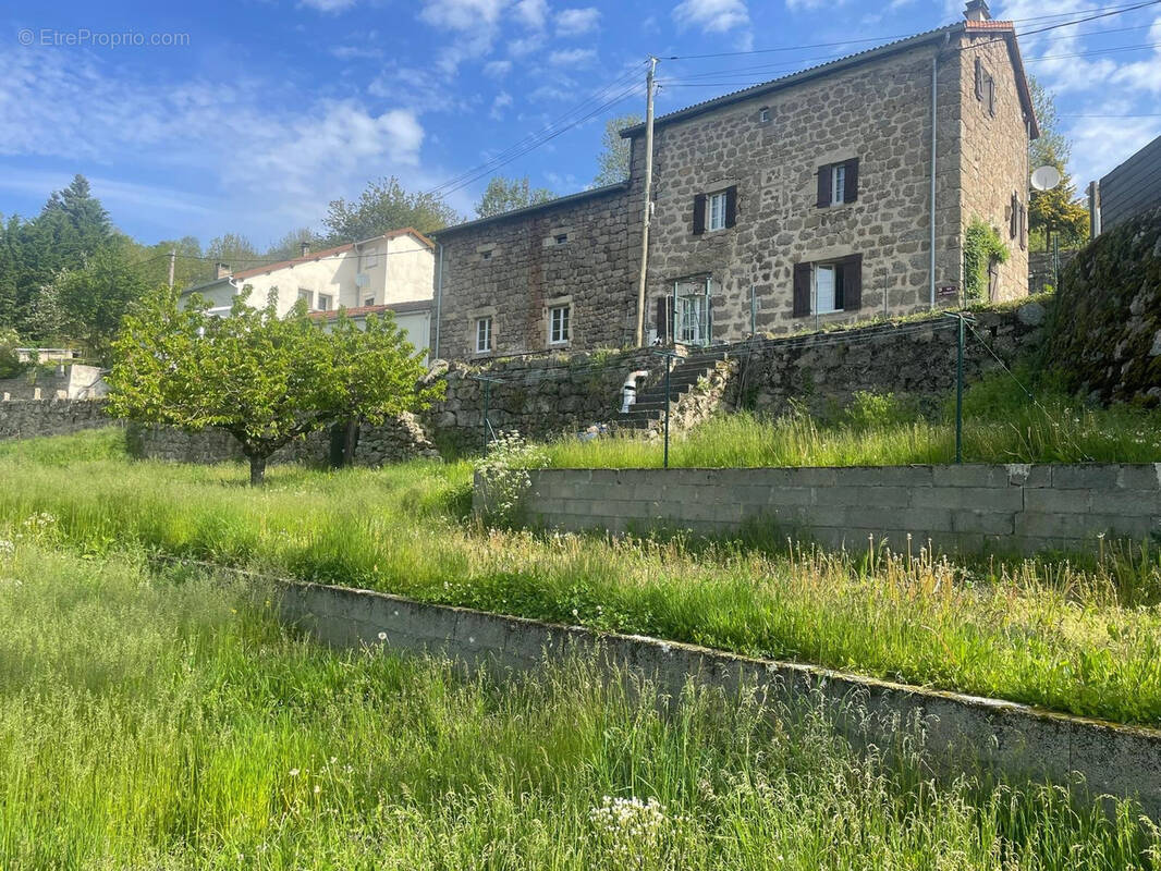 Maison à GRANDRIEU
