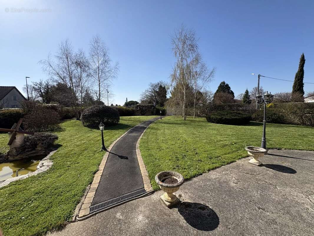 Maison à NEUVILLE-DE-POITOU