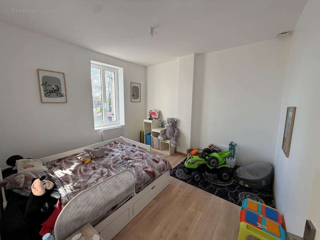 Maison à SAINT-YZAN-DE-SOUDIAC