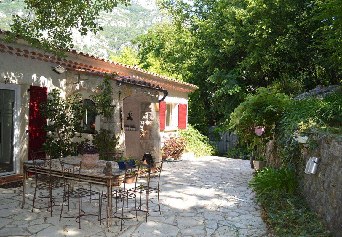 Maison à TOURRETTES-SUR-LOUP