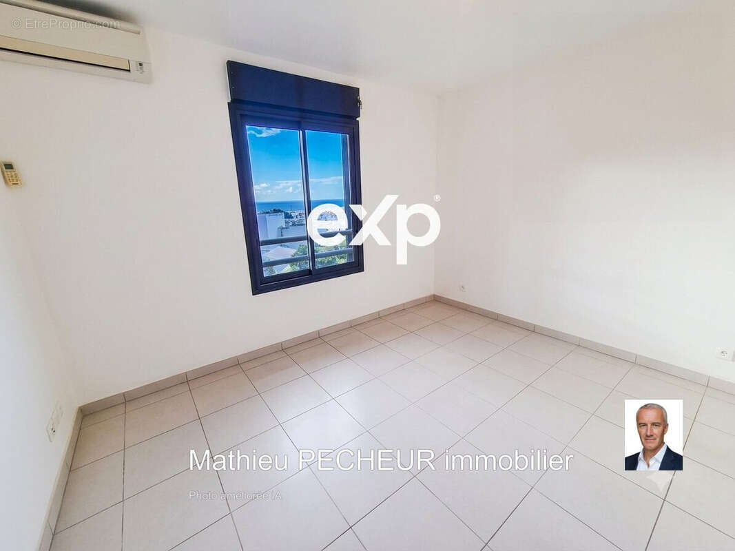 Chambre - Appartement à SAINT-DENIS