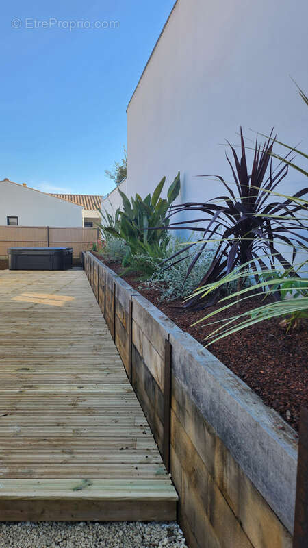 Maison à VAUX-SUR-MER