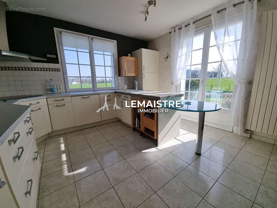 Maison à SAINT-ROMAIN-DE-COLBOSC