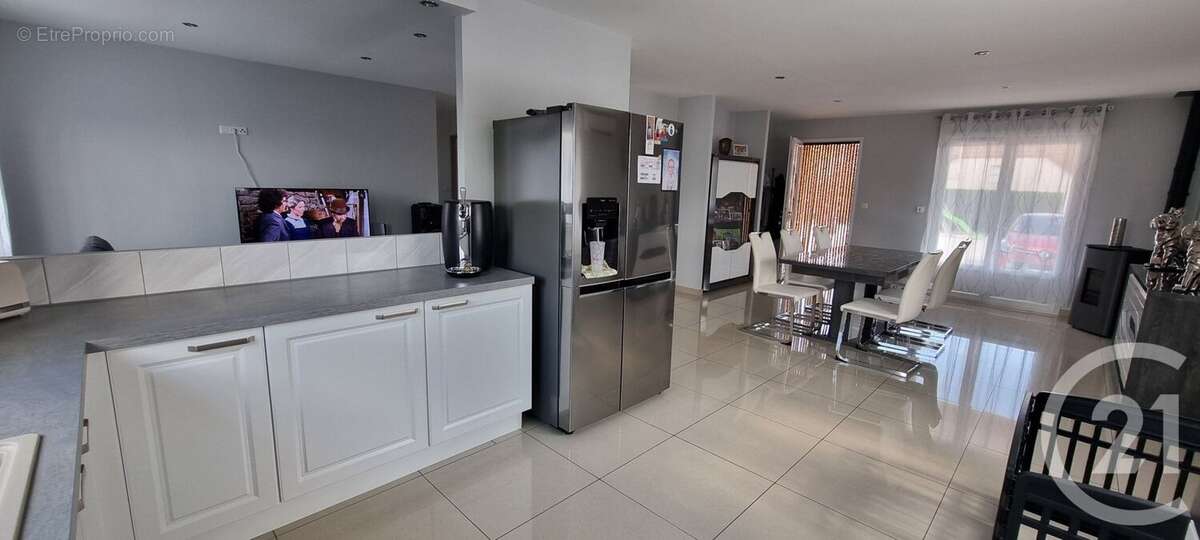 Maison 98 m² à Bruailles  - photo 4