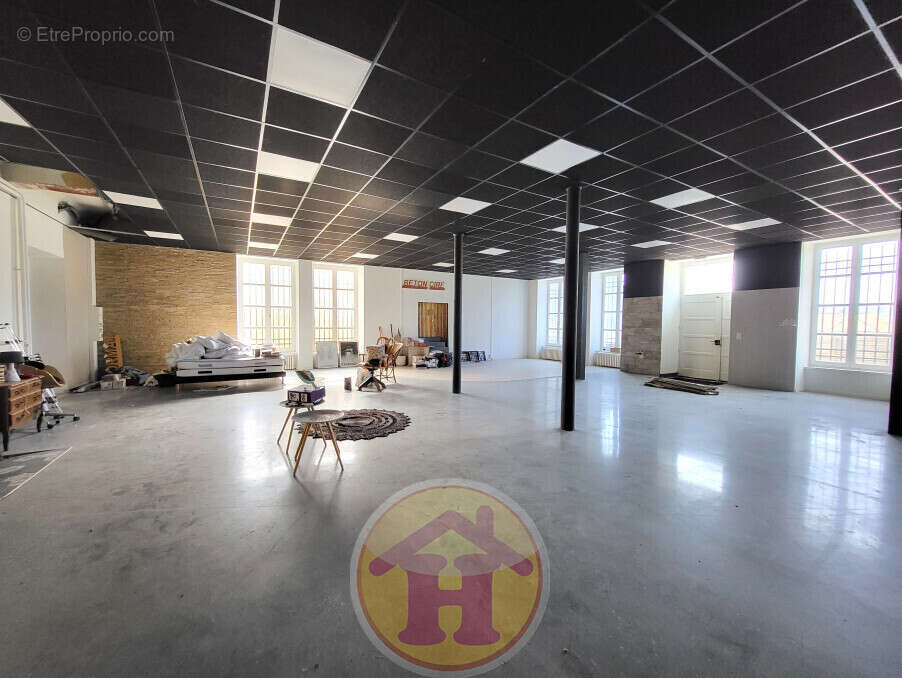 Commerce à SAINT-JUNIEN