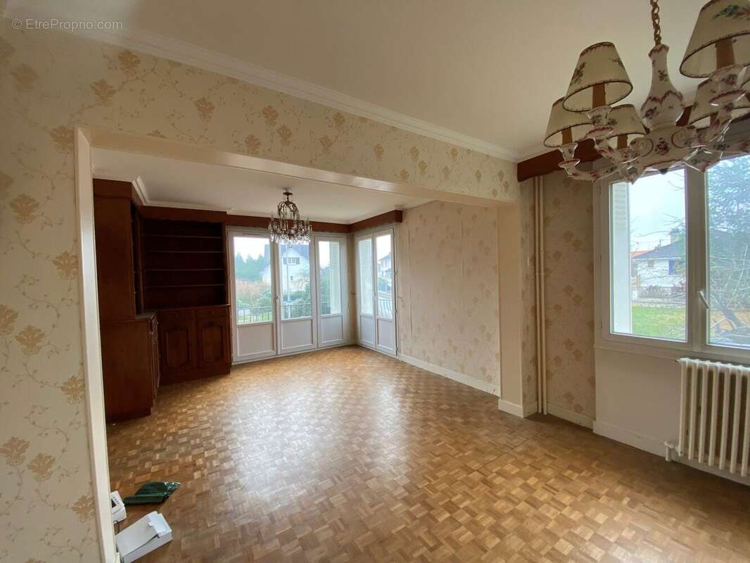 Maison à COMBS-LA-VILLE