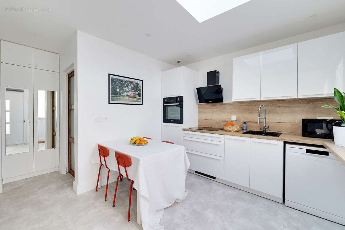 Appartement à PARIS-10E