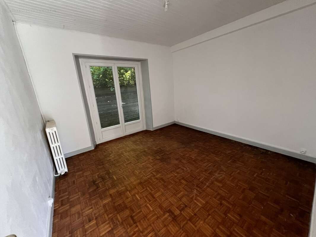 Maison à SAINT-CHERON