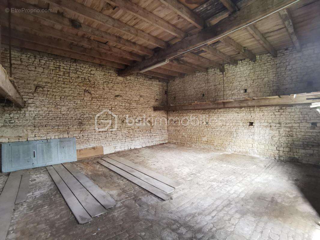 Maison à SAUZE-VAUSSAIS