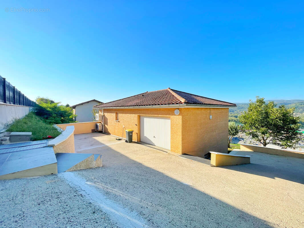 Maison à CHASSE-SUR-RHONE