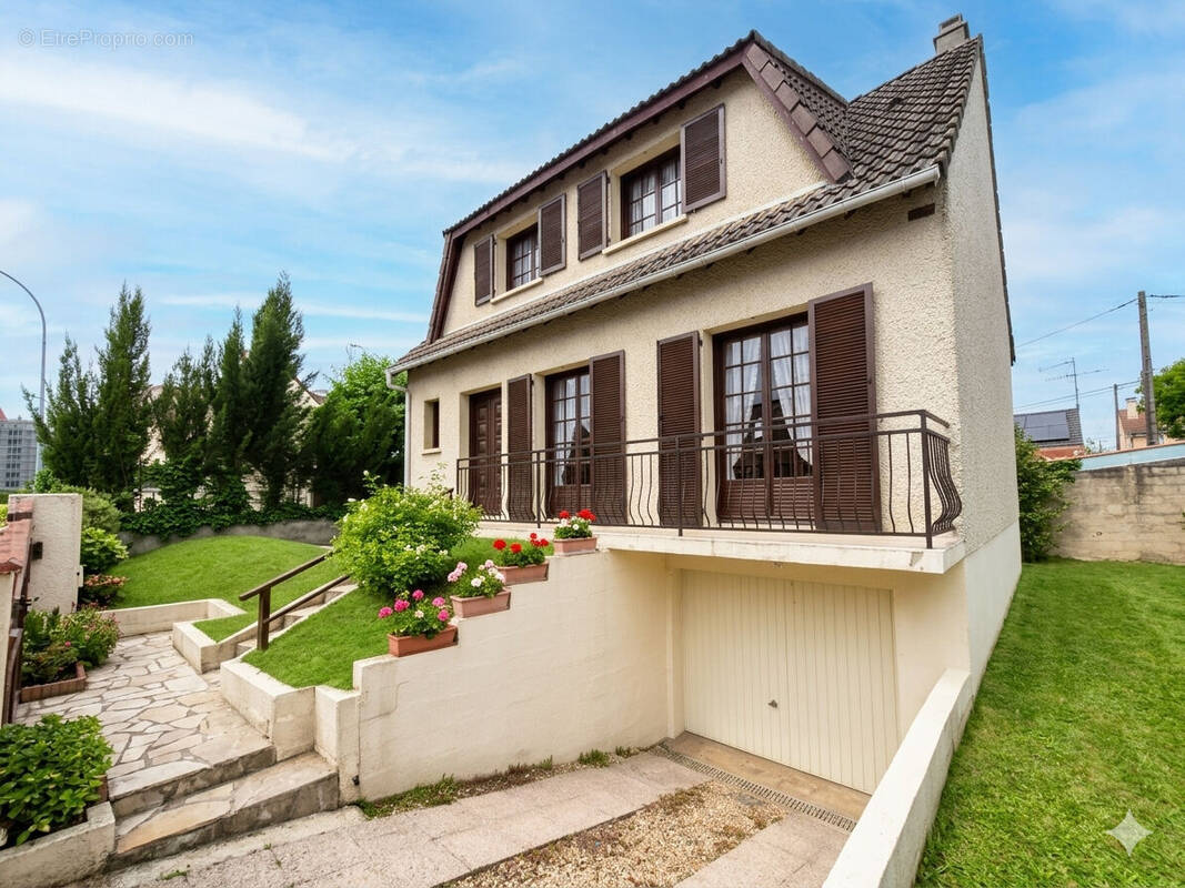 Maison à LE BLANC-MESNIL